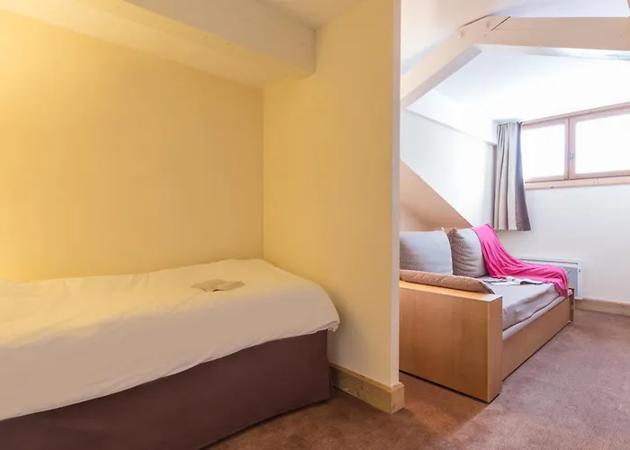 Hotel apartamentowy Pierre & Premium Les Du Forum 4*