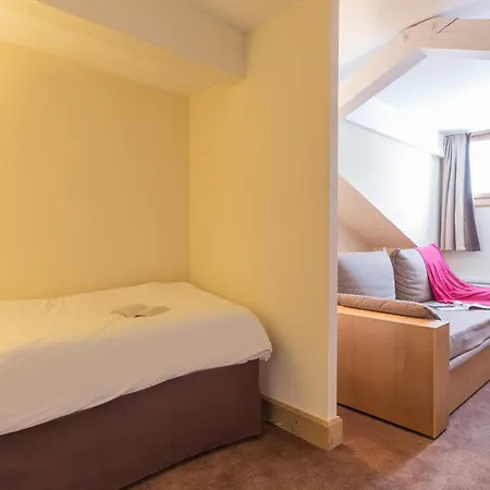 Hotel apartamentowy Pierre & Premium Les Du Forum 4*